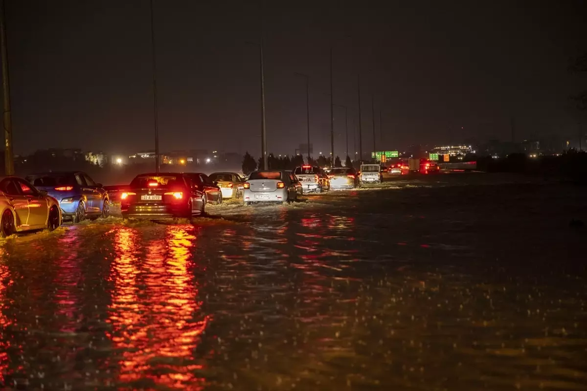 Erbil\'de Şiddetli Yağışlar Su Baskınlarına Yol Açtı