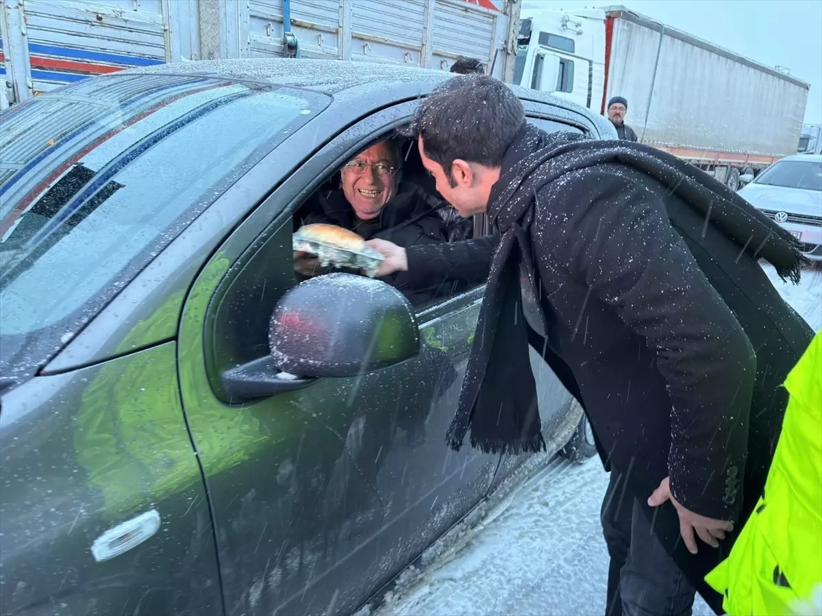 Erzincan\'da Kar Ulaşımı Aksattı