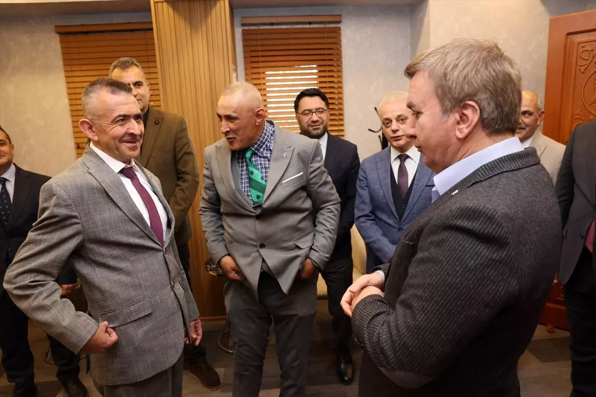 Vali Aydoğdu\'dan Özel Gereksinimli Bireylere Doğum Günü Sürprizi