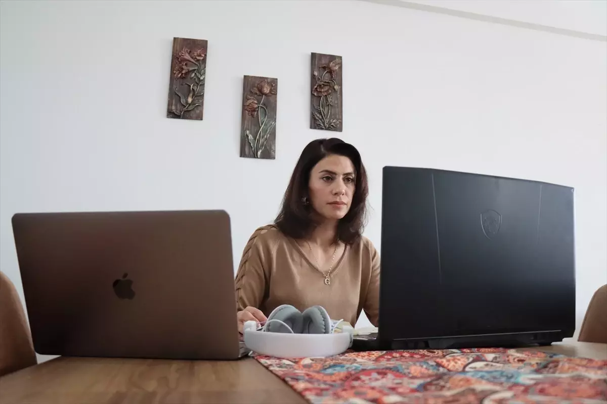 Yapay Zeka ile Dijital İçerik Üreten Ev Hanımı