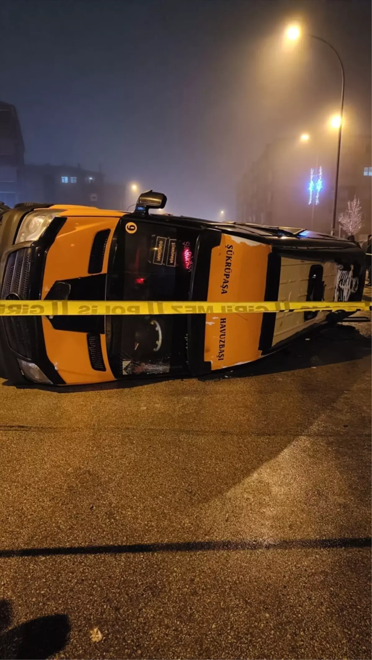 Erzurum\'da Minibüs Devrildi