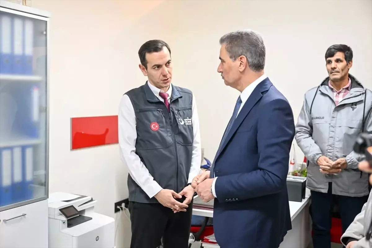 Vali Baruş Göç İdaresi\'ni Ziyaret Etti