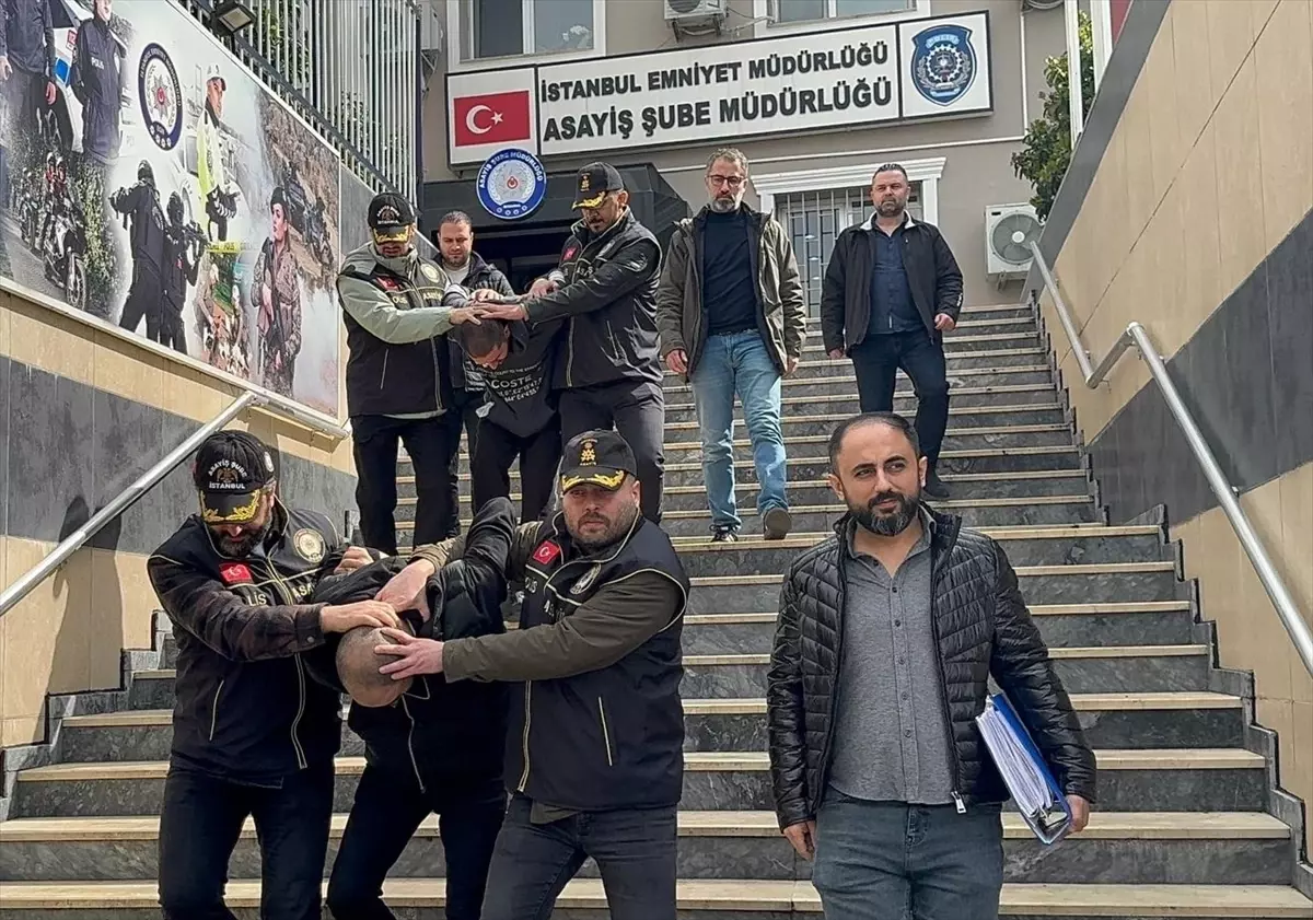 Esenyurt\'ta İki Kişi Silahla Öldürüldü