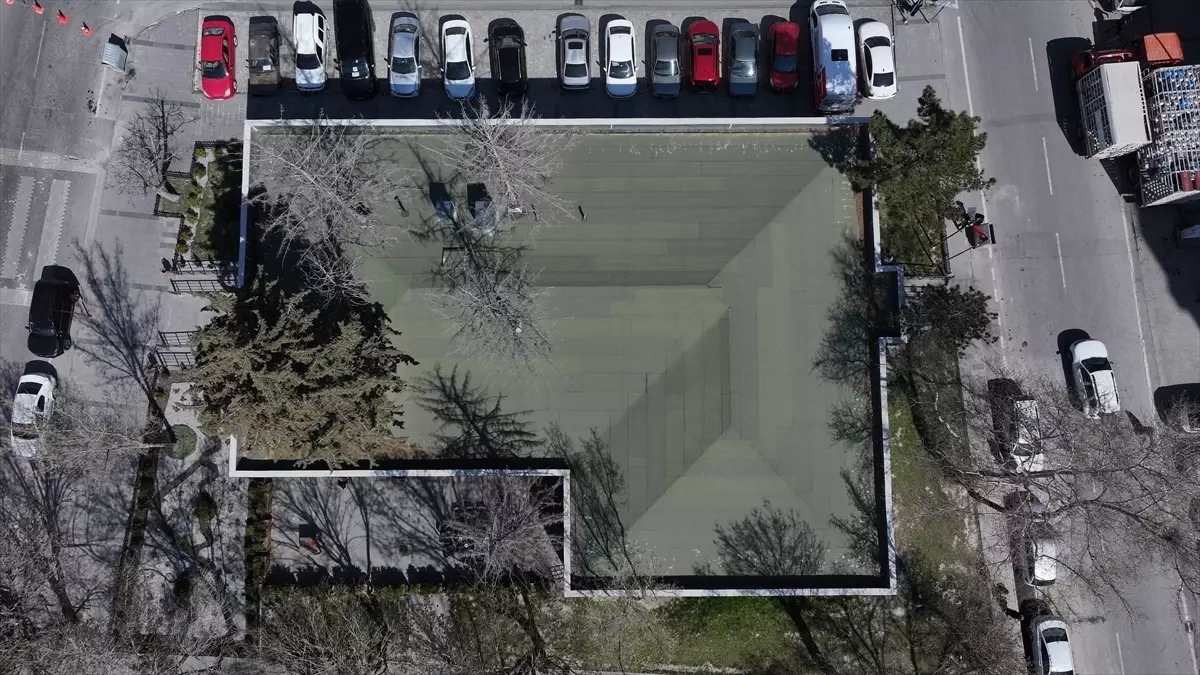 Kocasinan\'da Ağaçlarla Dolu Yeni Kütüphane