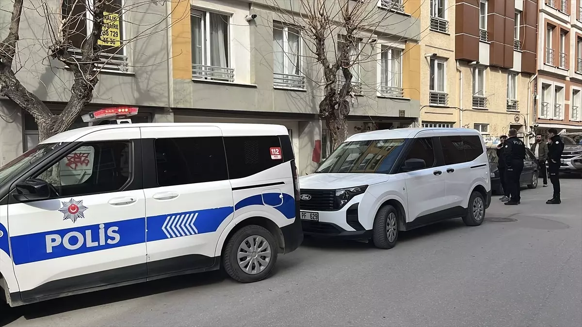 Eskişehir\'de Pencereden Düşen Genç Ağır Yaralandı