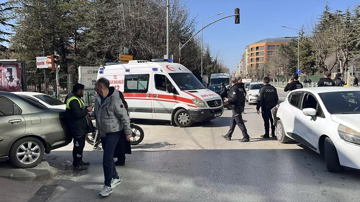 Odunpazarı\'nda Trafik Kazası: 5 Yara