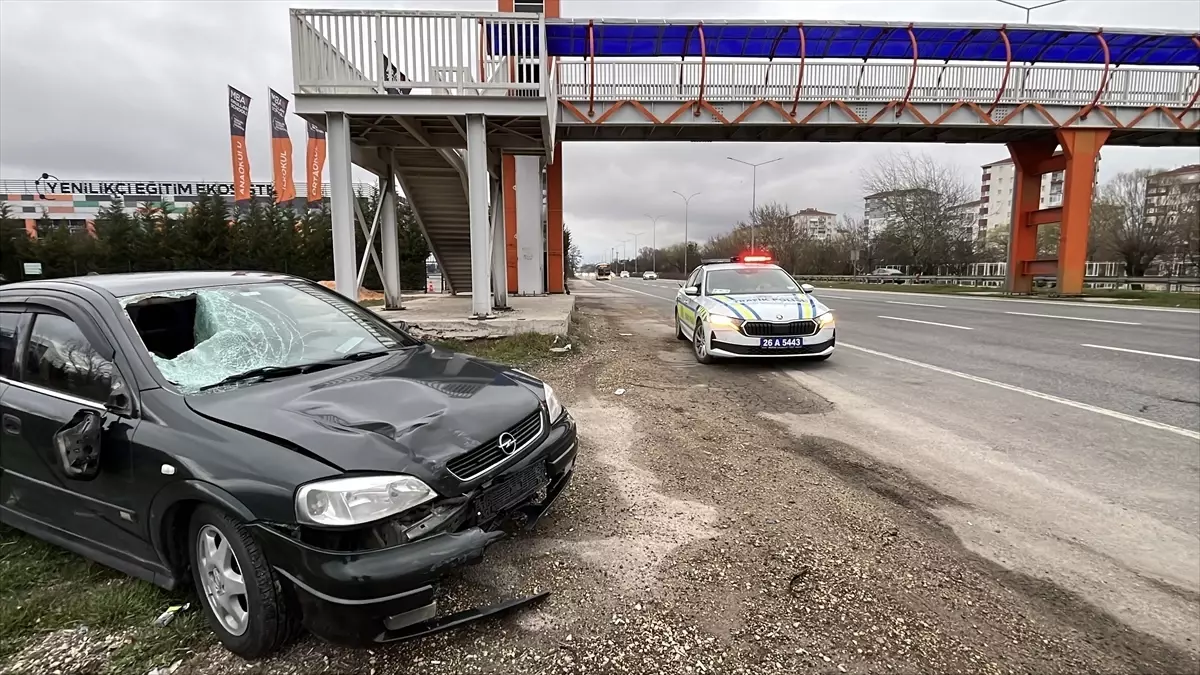 Eskişehir\'de Trafik Kazası: 76 Yaşındaki Adam Hayatını Kaybetti