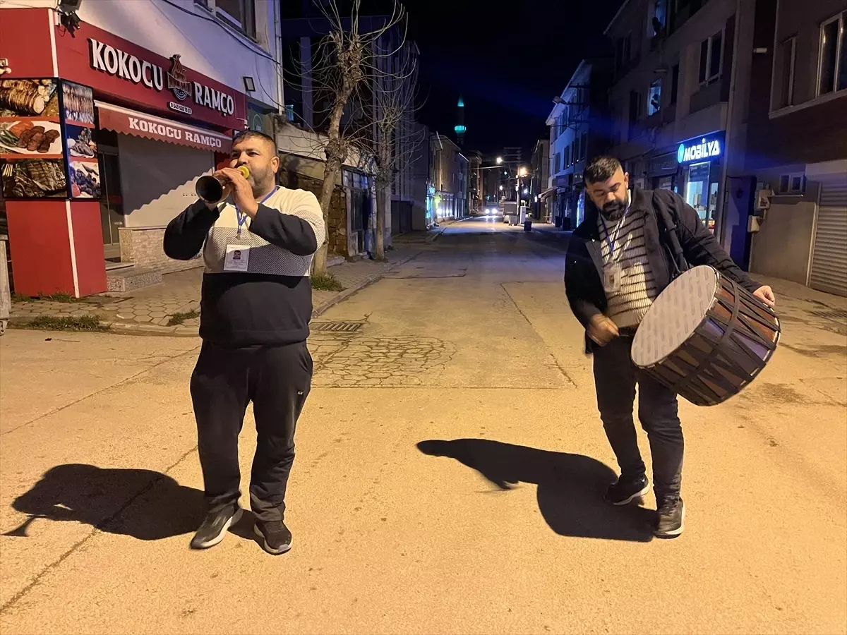 Tepebaşı\'nda Eğlenceli Ramazan Davulculuğu