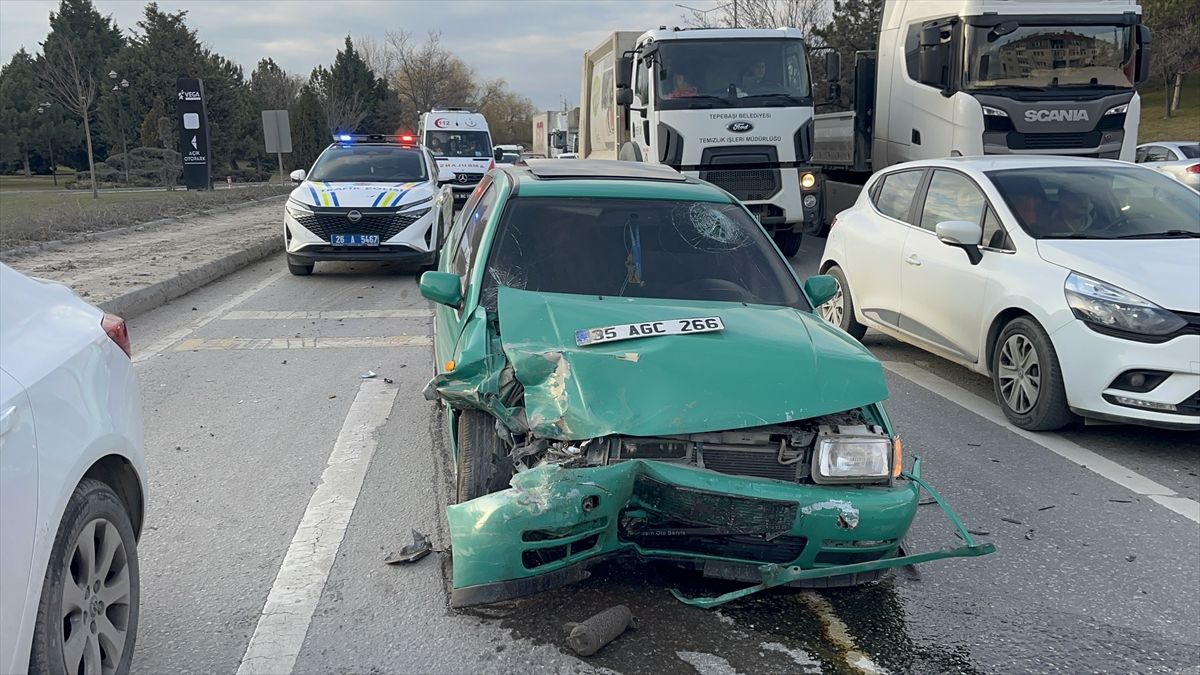 Eskişehir-Ankara yolunda zincirleme kaza!
