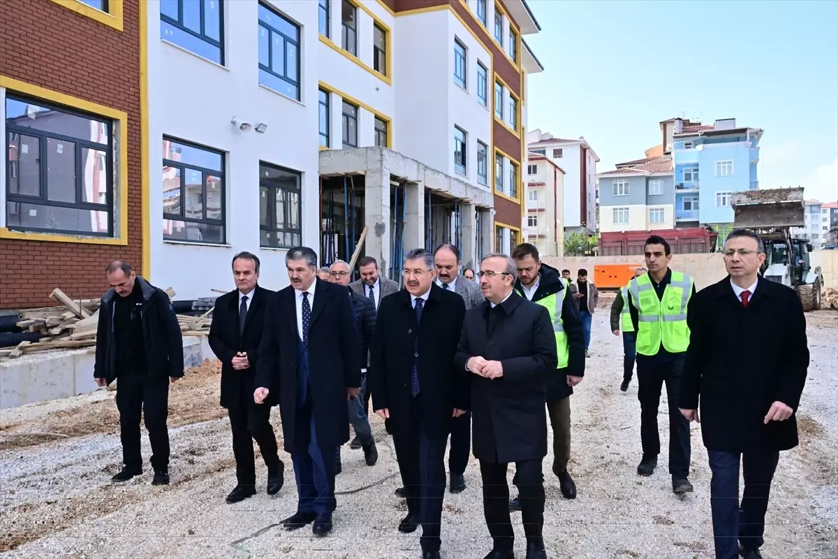 Vali Yılmaz, Emek Anadolu Lisesi İnşaatını İnceledi