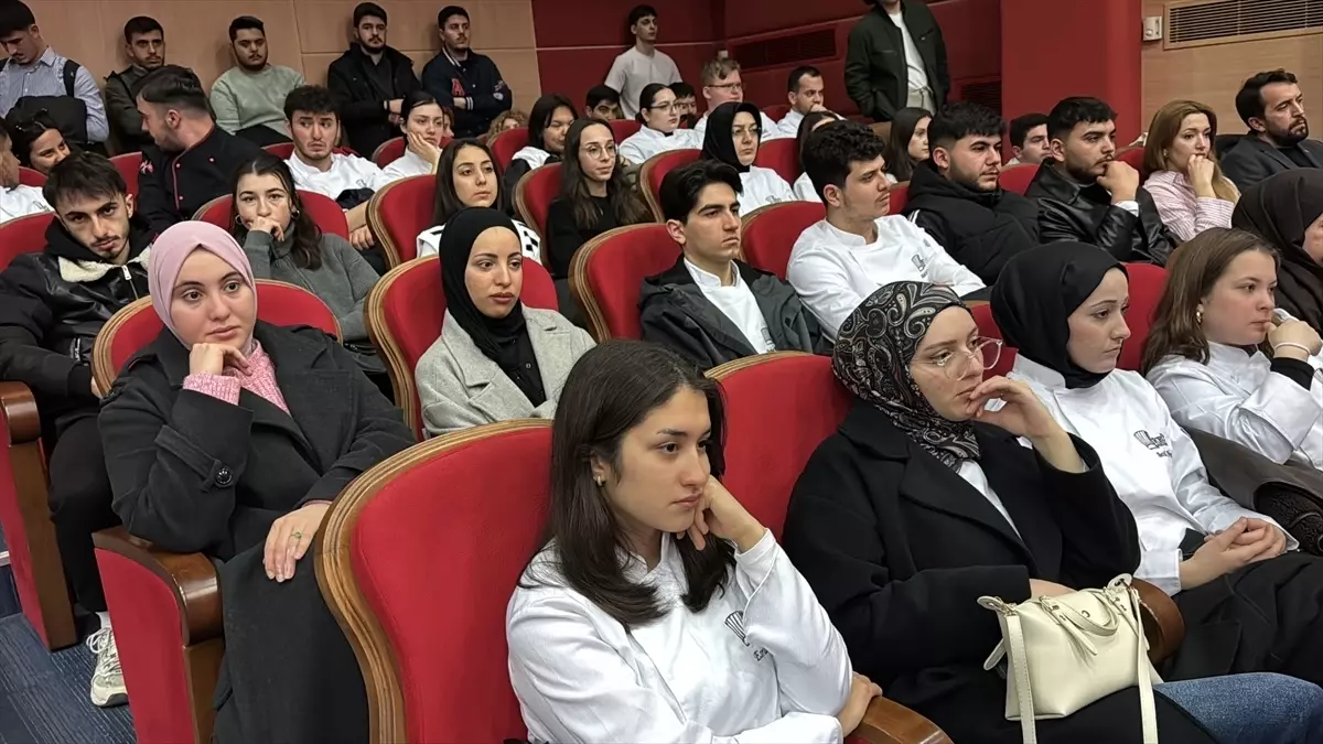 Farklı alanlardan isimler "TEDx Karabük Üniversitesi 2026" etkinliğinde deneyimlerini paylaştı