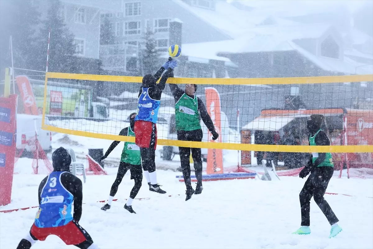 Uludağ\'da Kar Voleybolu Dünya Turu Başladı
