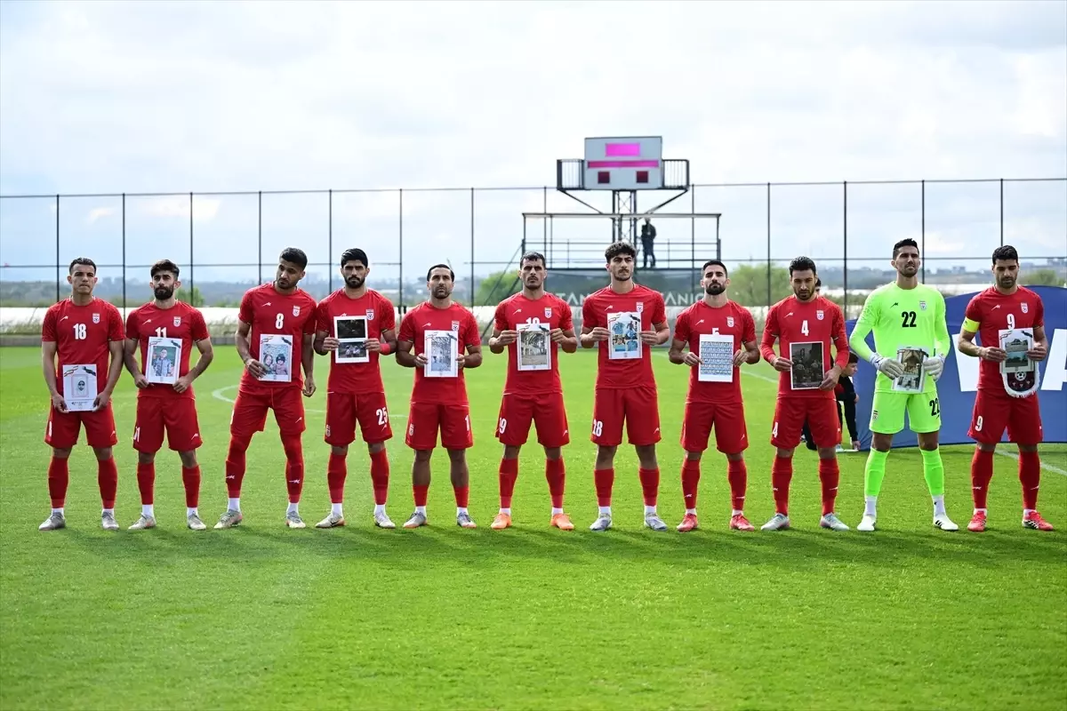 İran, Kosta Rika\'yı 5-0 Mağlup Etti