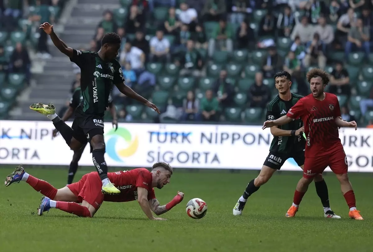 Kocaelispor\'dan Gaziantep FK\'ye Farklı Galibiyet