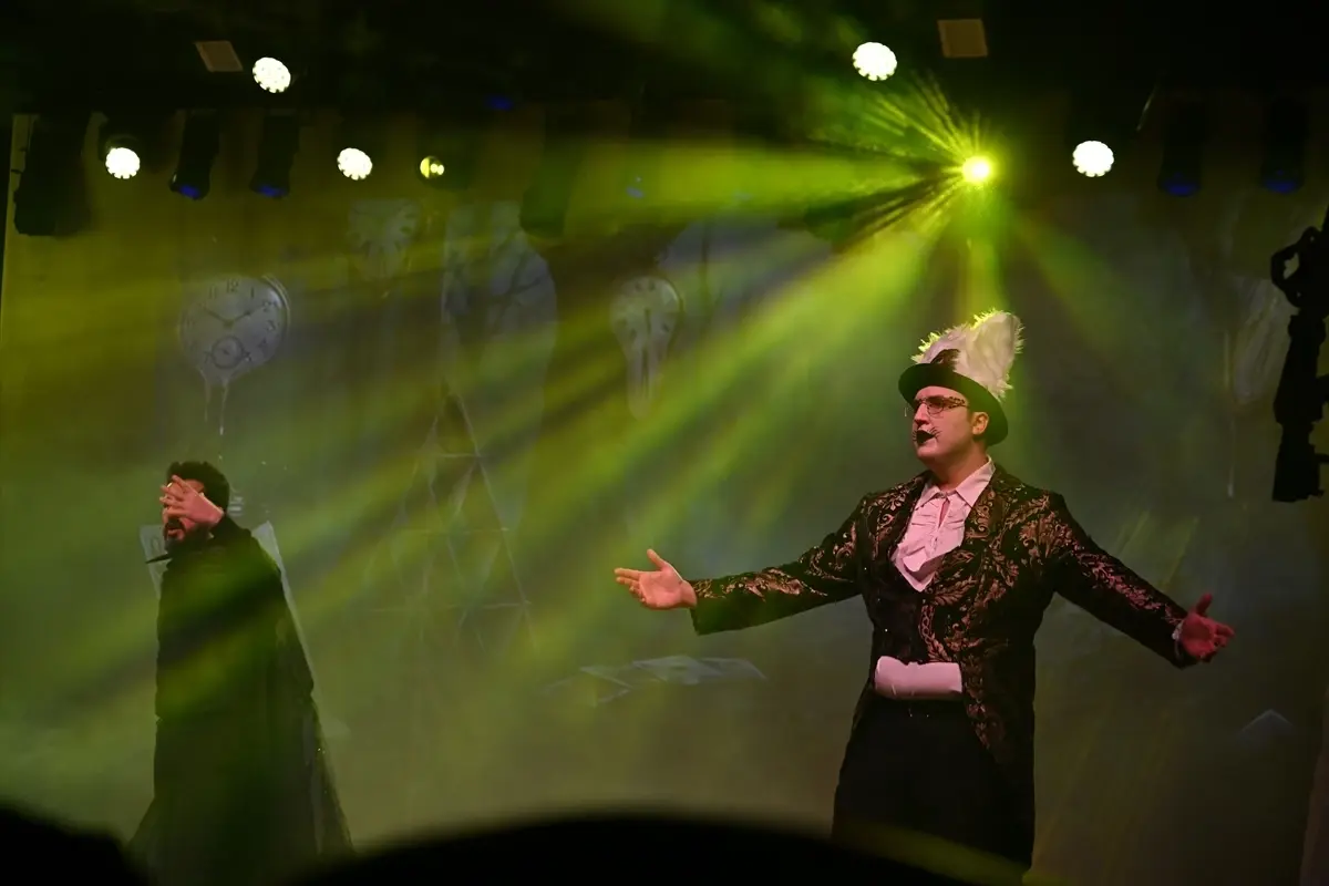 Alice Müzikali Gaziantep\'te Sahnelendi