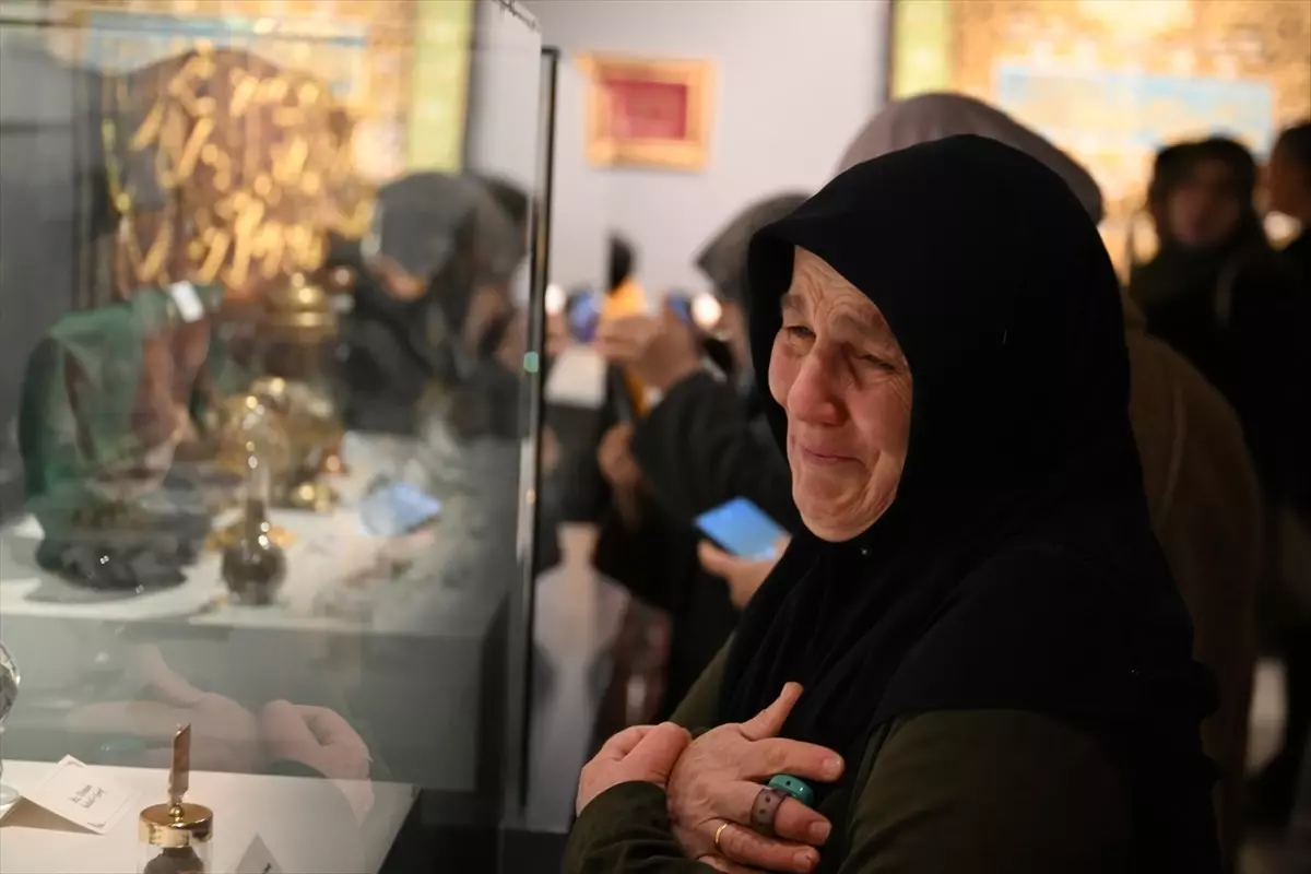 Mukaddes Emanetler Sergisi Yoğun İlgi Görüyor