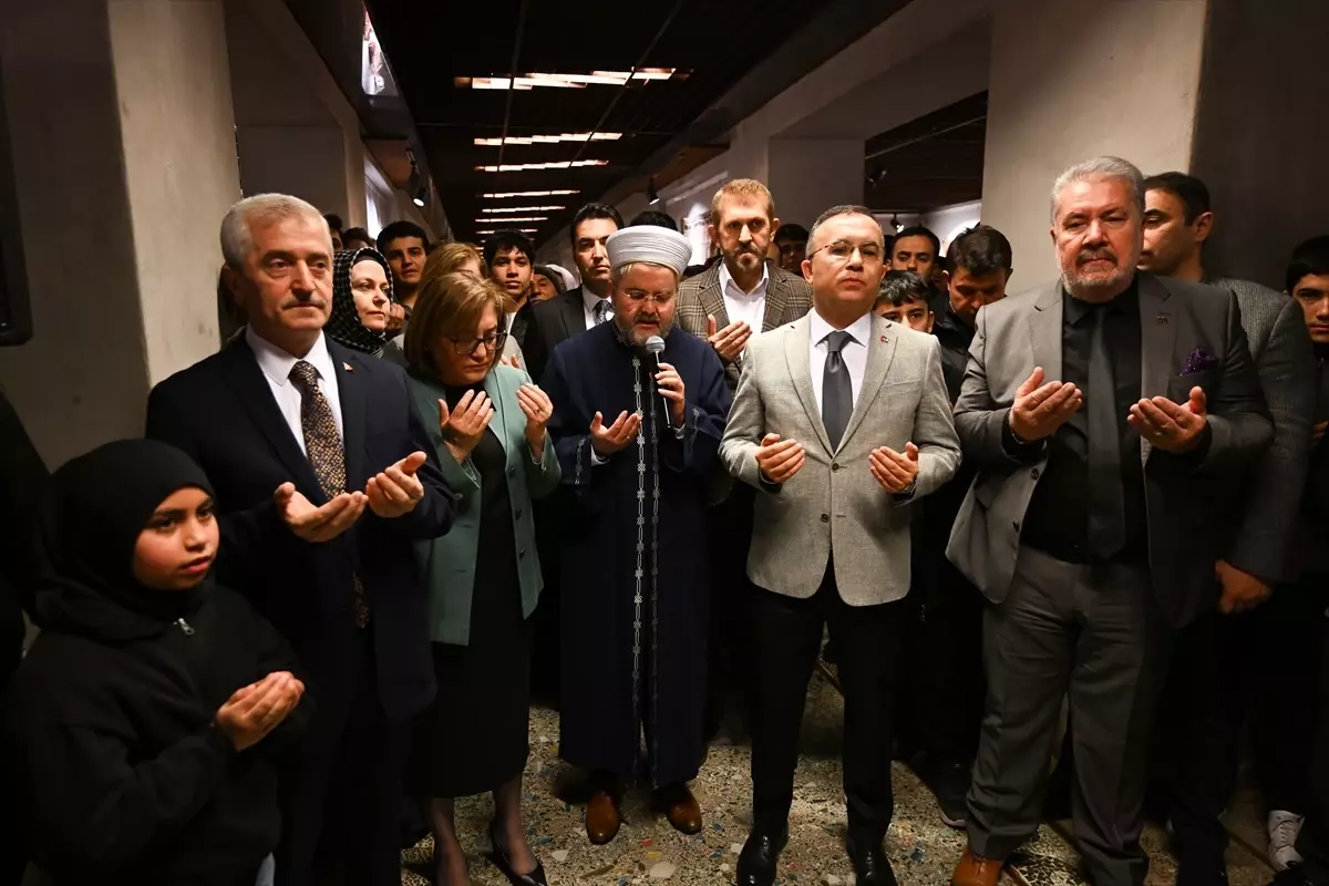 Mukaddes Emanetler Sergisi Gaziantep\'te Açıldı