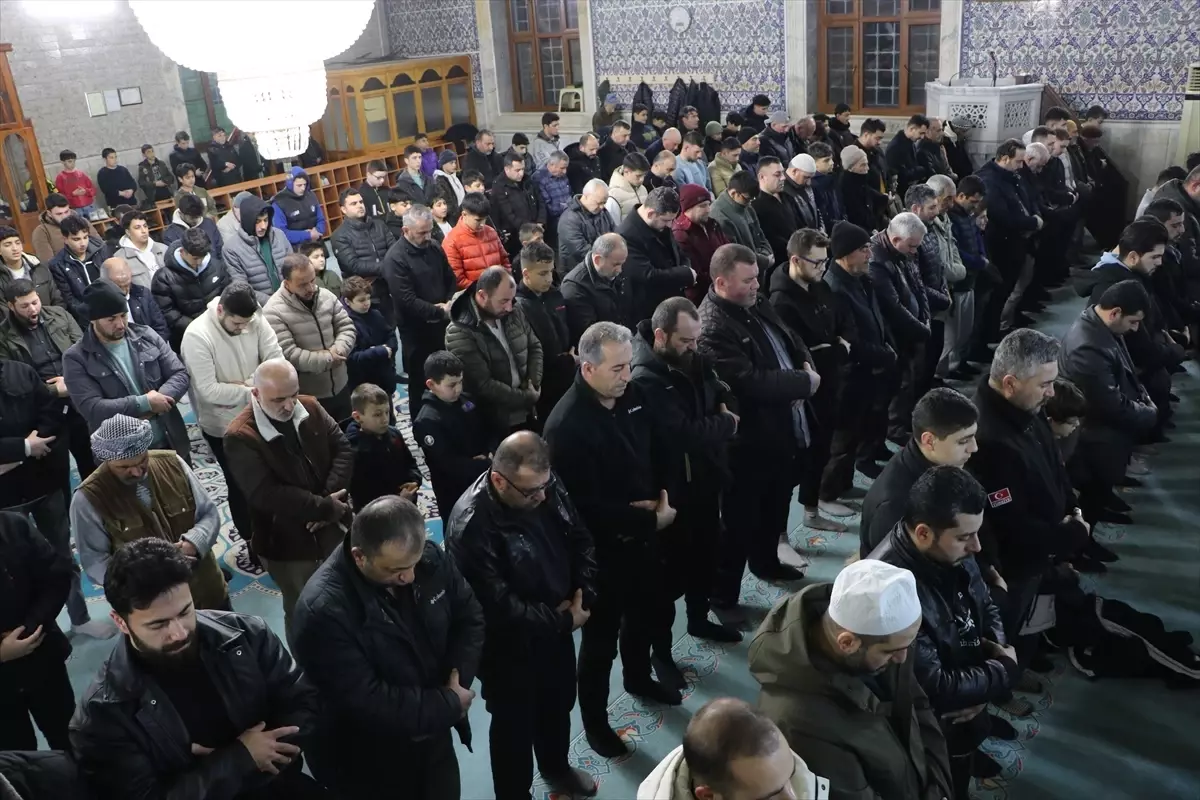 Ramazan\'ın İlk Teravih Namazı Kılındı