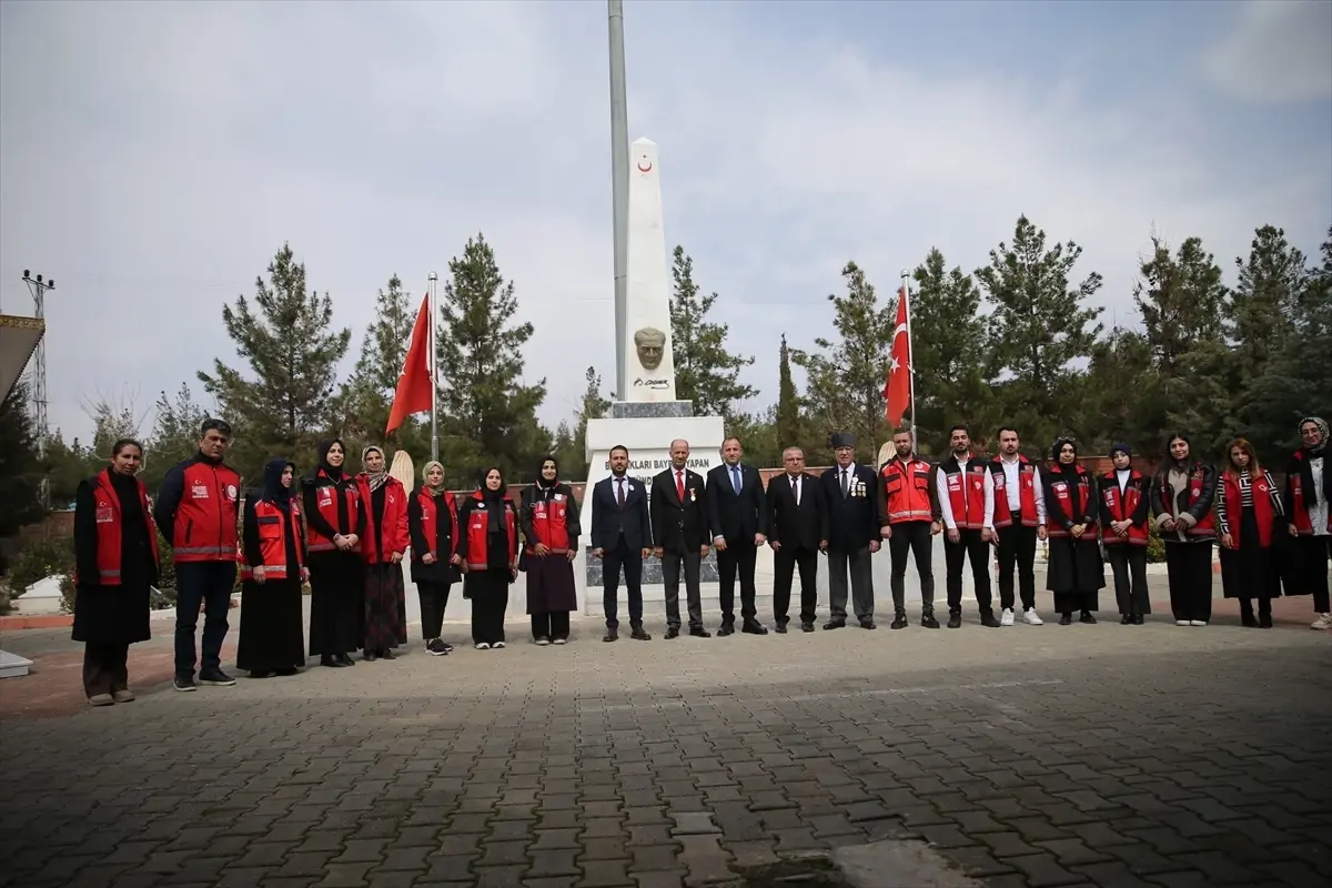 Gaziantep ve Şanlıurfa\'da şehitliklerde bakım, onarım ve temizlik çalışması yapıldı