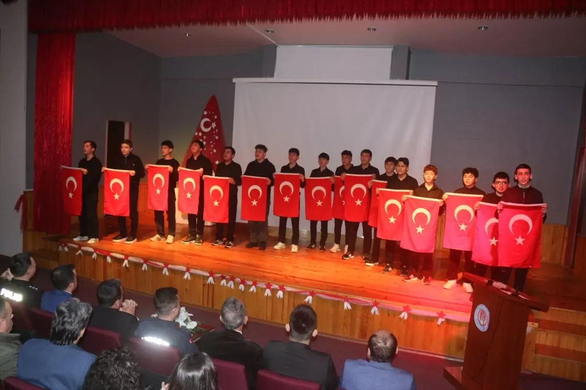 Giresun\'da İstiklal Marşı\'nın Kabulü ve Mehmet Akif Ersoy\'u Anma Günü programları yapıldı
