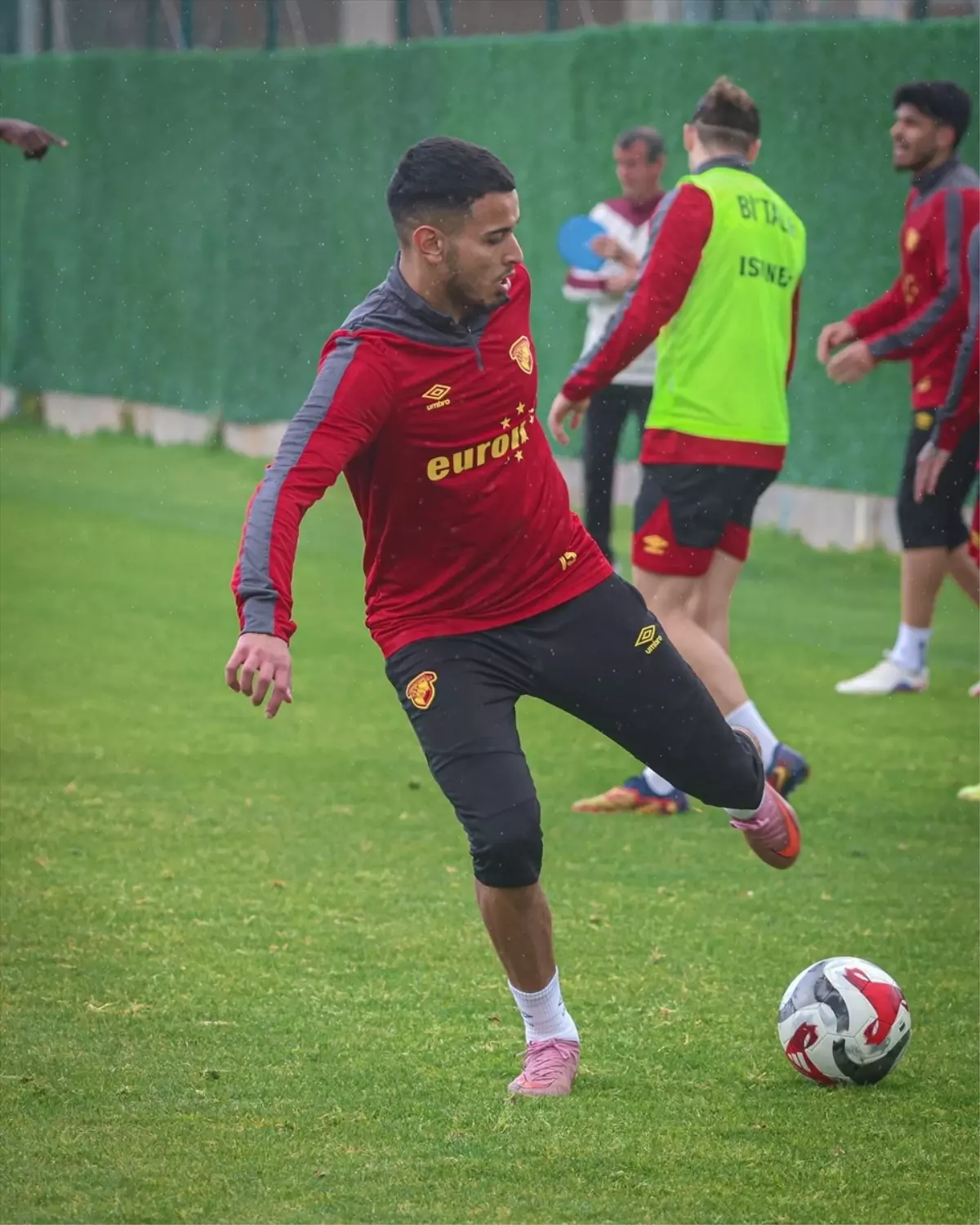 Göztepe, Gençlerbirliği Maçı Hazırlıklarına Devam Ediyor