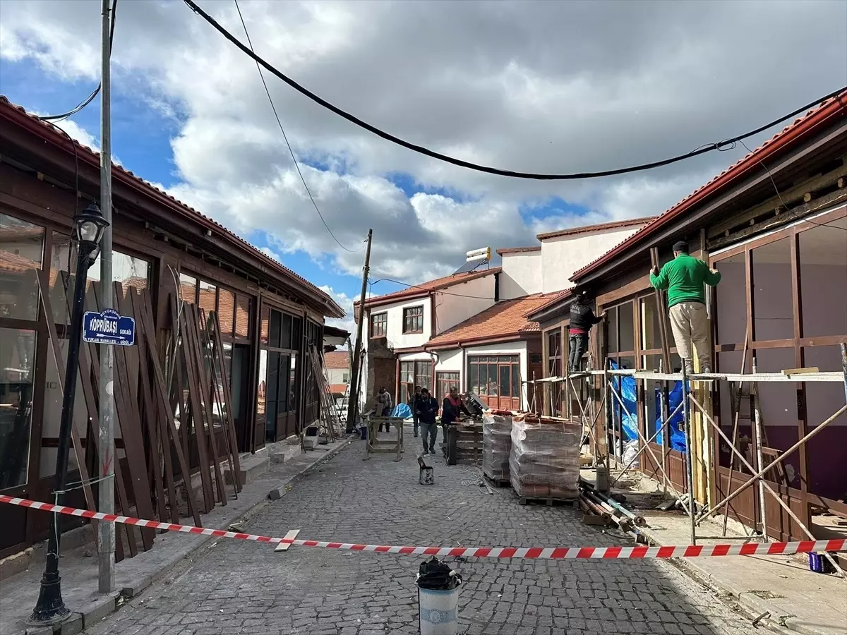 Güdül\'de Cephe İyileştirme Projesi Devam Ediyor