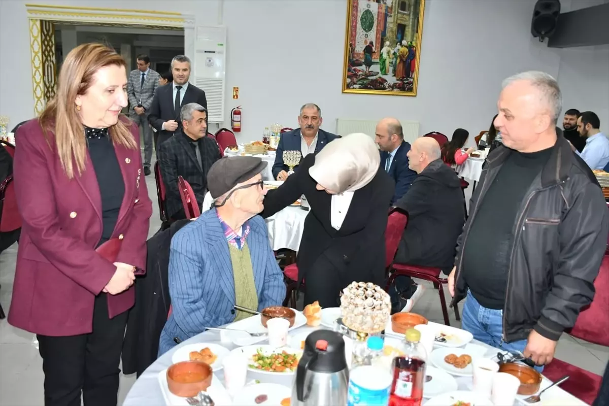 Gümüşhacıköy\'de gazi ve şehit aileleri onuruna iftar programı düzenlendi