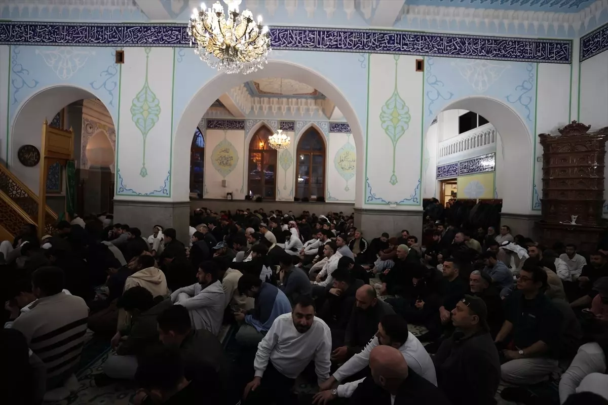 Tiflis\'te Ramazan Bayramı Namazı