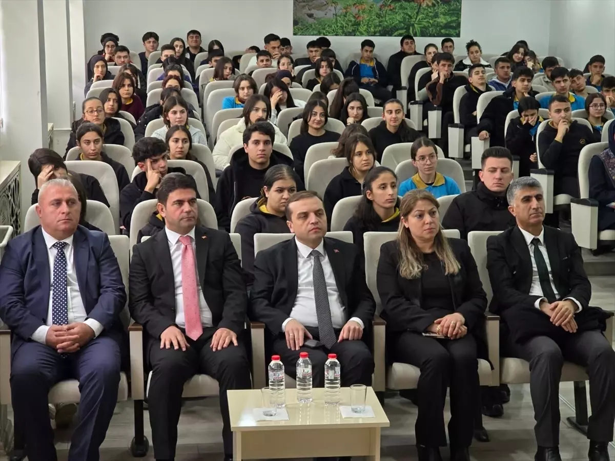 Hakkari\'de Dolandırıcılık Farkındalık Eğitimi