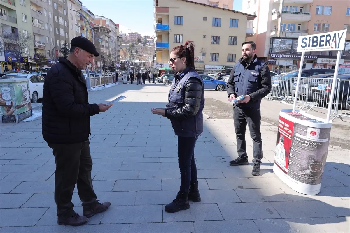 Hakkari\'de İnternet Suçları Bilgilendirmesi