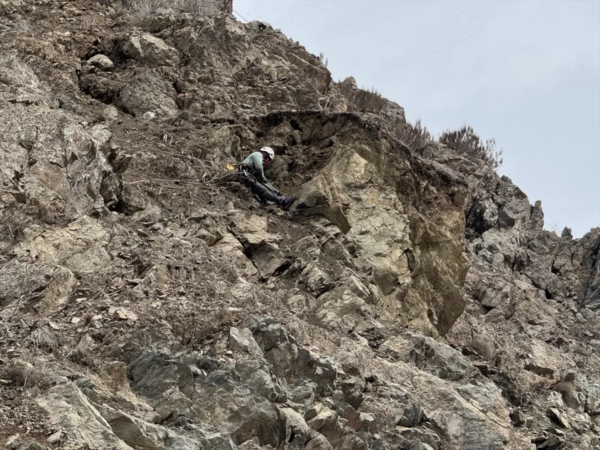 Hakkari\'de Heyelan İncelemesi