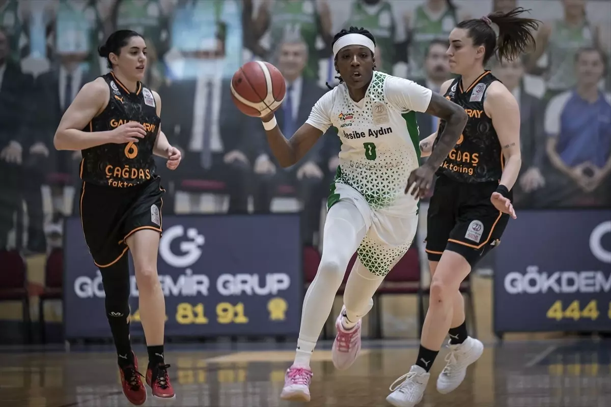 Galatasaray Yarı Finale Yükseldi