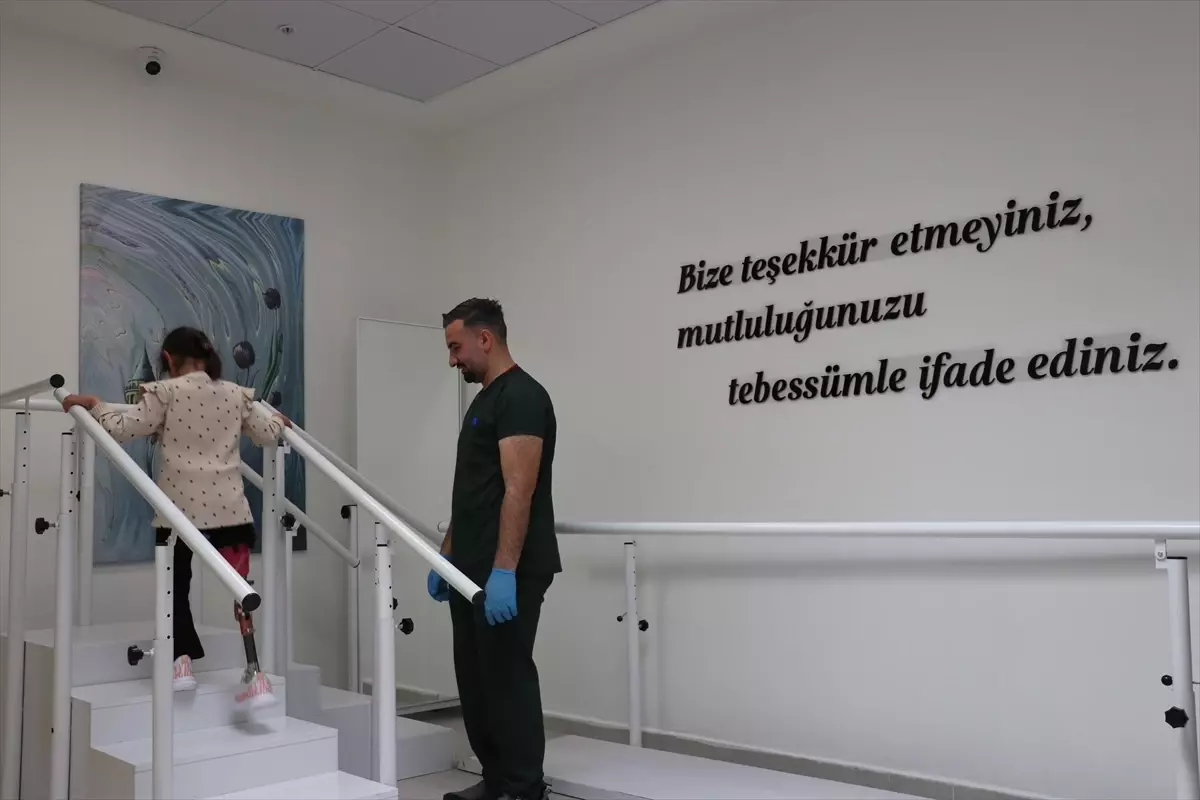 Zeynep\'in Yeni Protez Bacağı