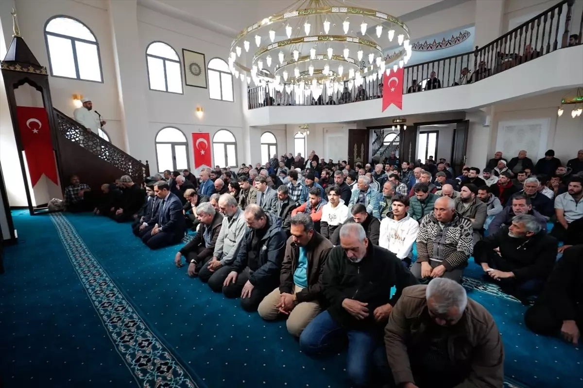 Gülcihan Camisi İbadete Açıldı