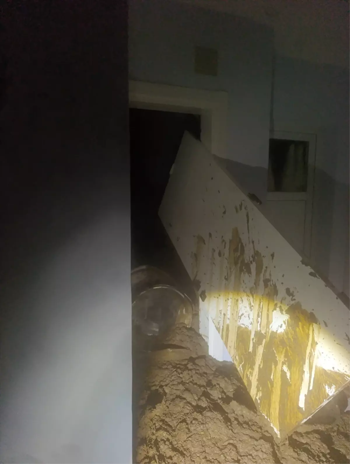 Dörtyol\'da Heyelan: Ev ve Araç Zarar Gördü