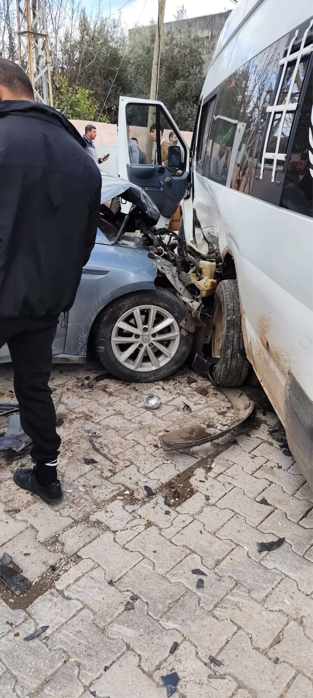 Reyhanlı\'da Alkolle Kaza: 15 Yaralı