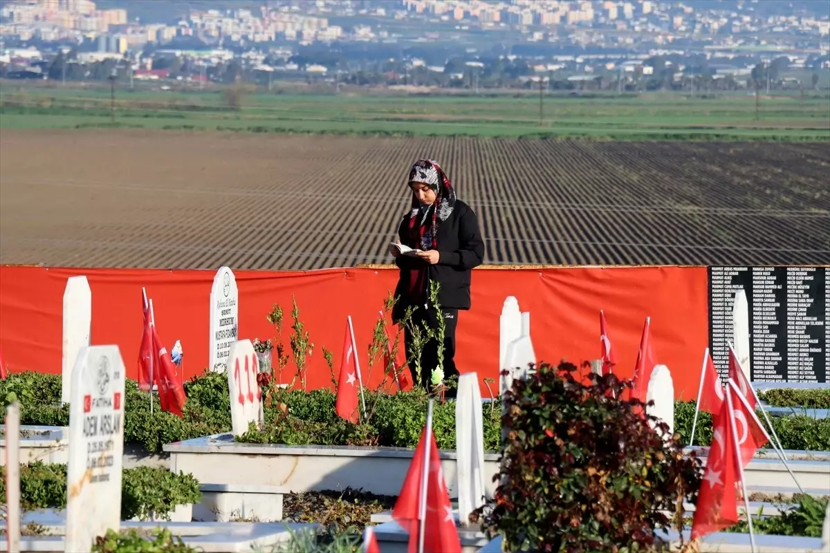 Bayramda Mezarlık Ziyareti