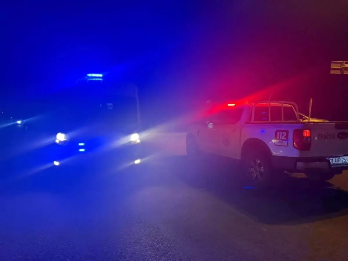 Kırıkhan\'da Kardeşler İnşaat Temeline Düştü