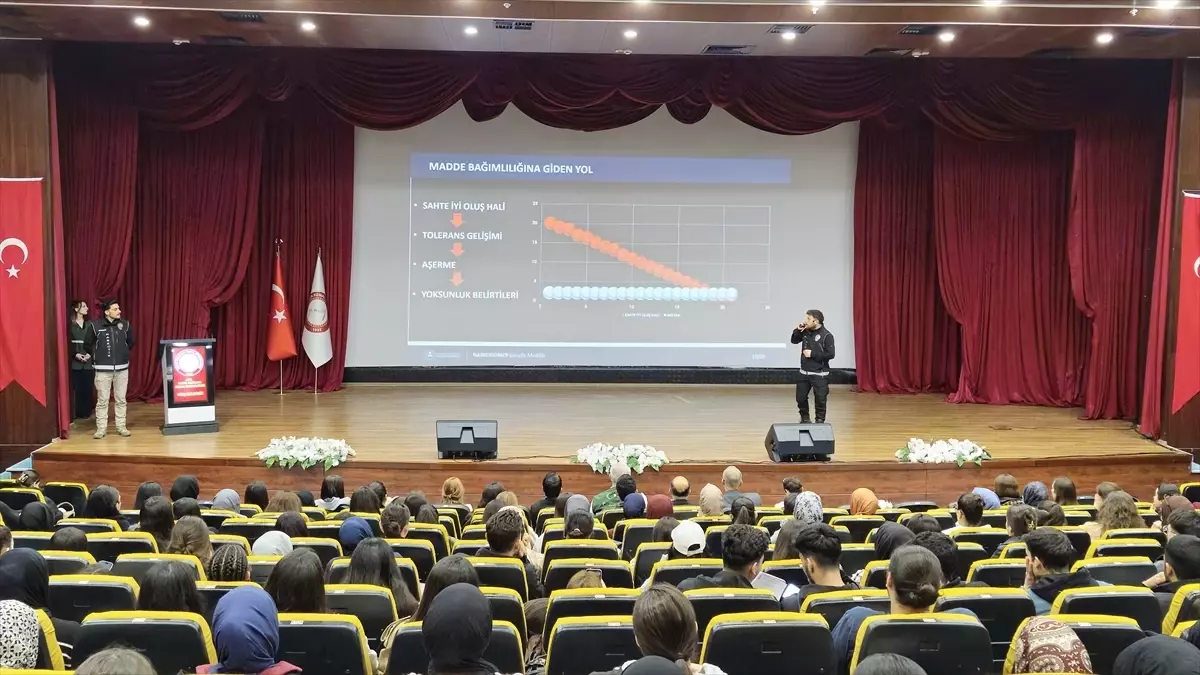 Hatay\'da Bağımlılıkla Mücadele Eğitimi