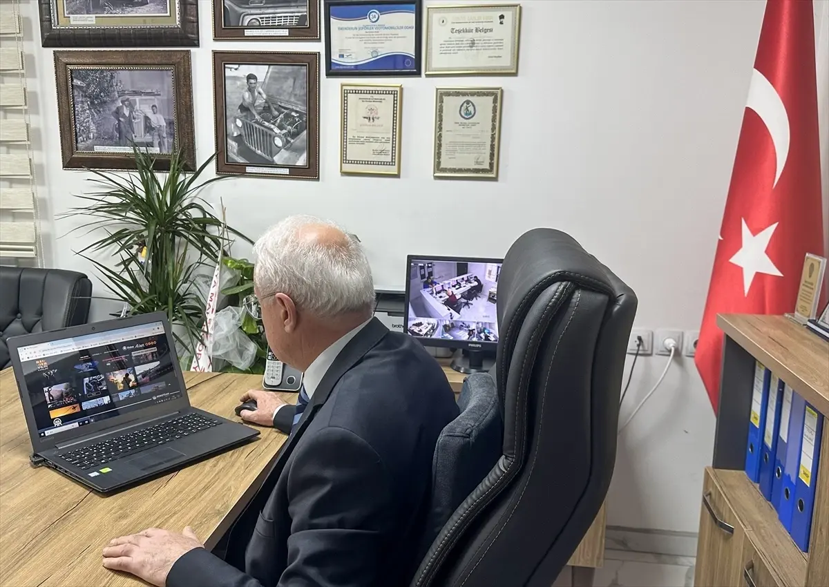 Erol Akın, AA\'nın Yılın Kareleri Oylamasına Katıldı