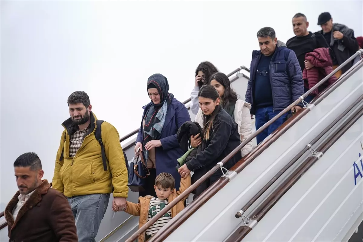 Hataylı 160 depremzede, Cumhurbaşkanı Mirziyoyev\'in davetiyle Özbekistan\'a geldi