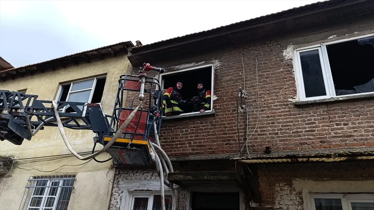 Havran\'da 2 Katlı Binada Yangın