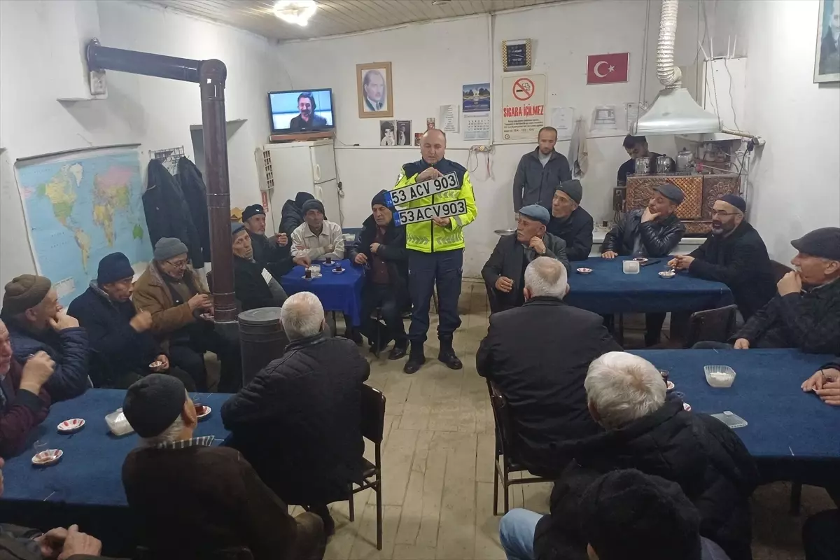 Jandarma Kırsal Mahallelerde Trafik Eğitimi