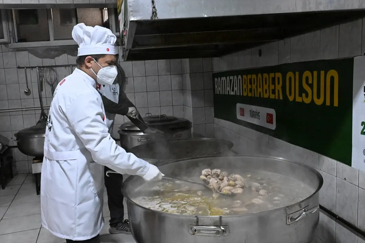 Ramazan\'da 1200 Aileye İftar