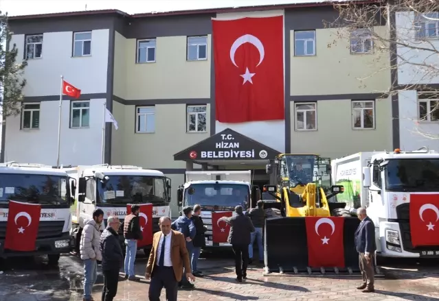 Hizan Belediyesi Yeni Araçlarını Tanıttı