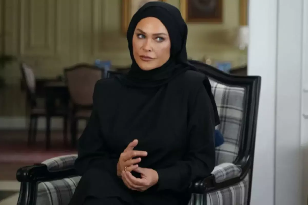 Hülya Avşar\'ın filtresiz halini görenlerin ağzı açık kaldı