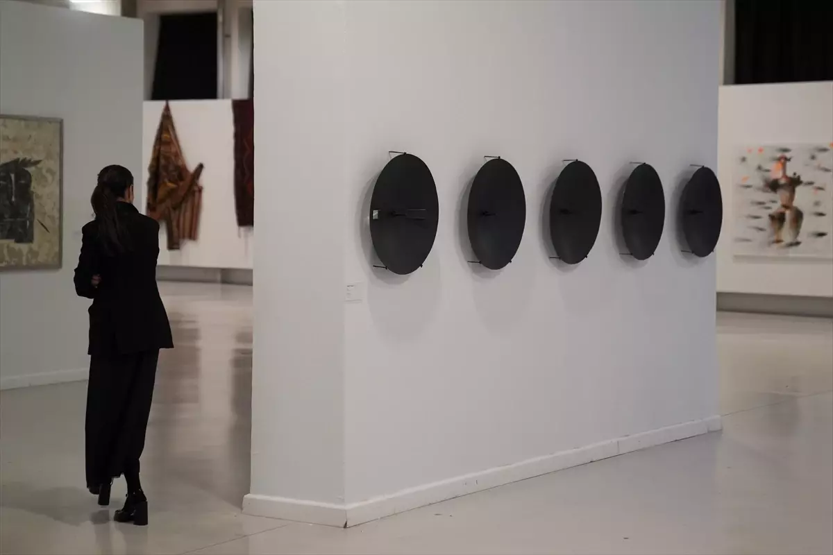 Hüsamettin Koçan\'ın \'Ben Bu\' Sergisi Açıldı