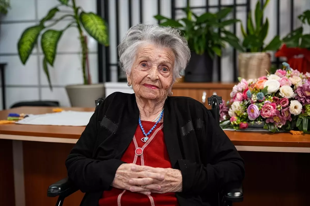 Melahat Olcay\'ın 100. Yaş Günü Kutlandı