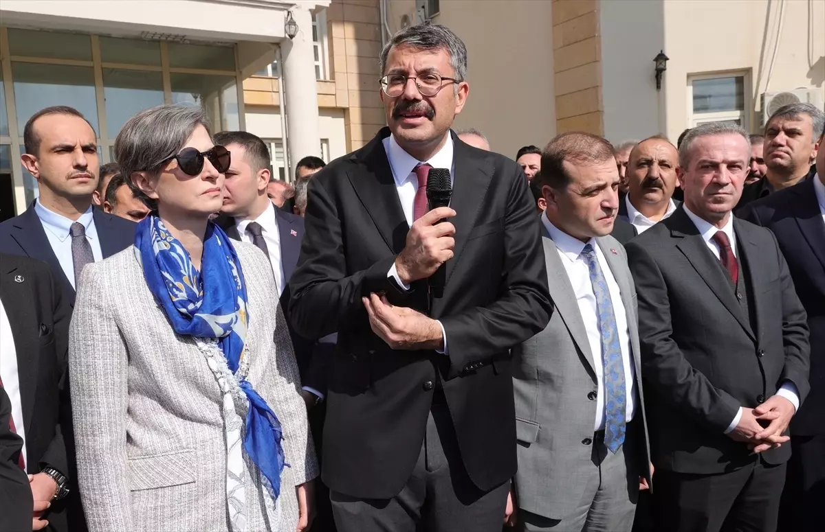 Ali Çelik, Hakkari\'den Uğurlandı