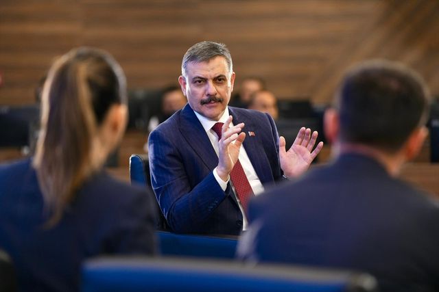 Emniyette yeni dönem! Yeni İçişleri Bakanı ilk işareti verdi